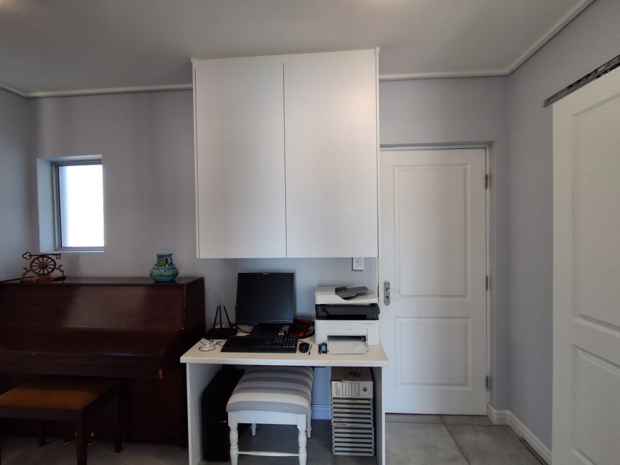 3 Bedroom Property for Sale in Stilbaai Wes Western Cape